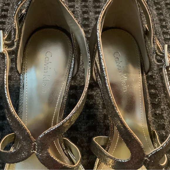 Calvin Klein Baisha women’s gold cross ankle strap pointed toe pumps heels 7.5 - Picture 5 of 11